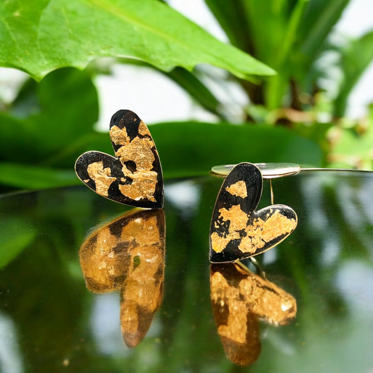 Black gold hearts