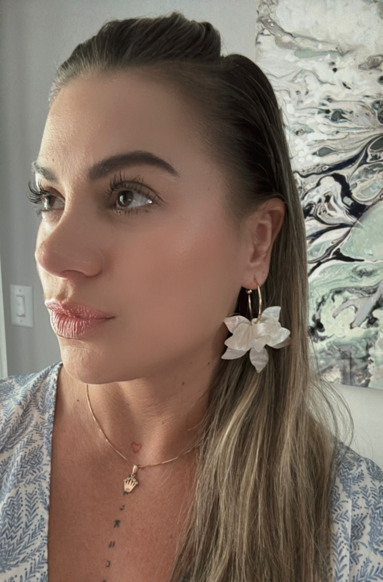 Sculpted florals lily hoops