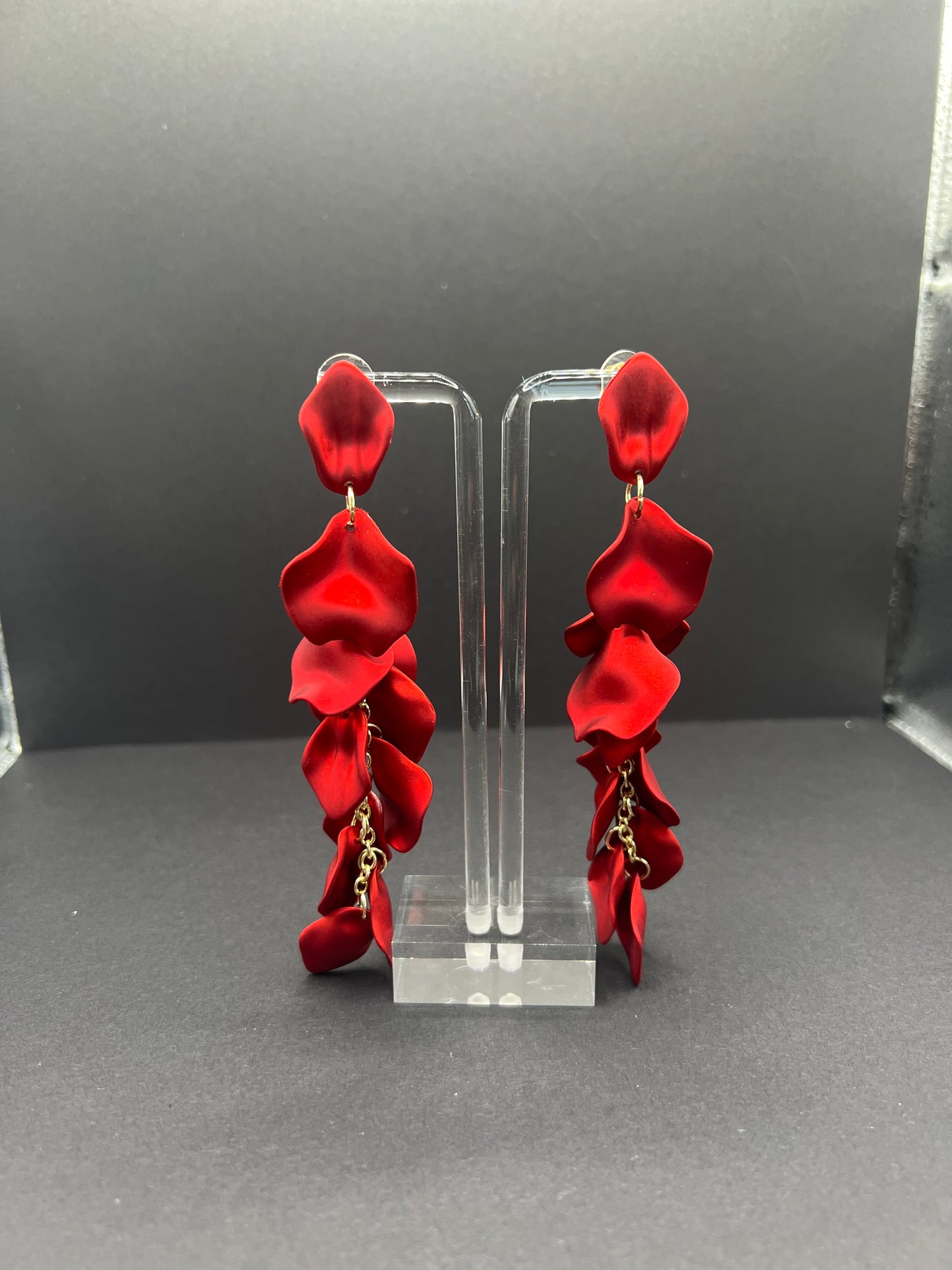 Akaris Crimson cascades