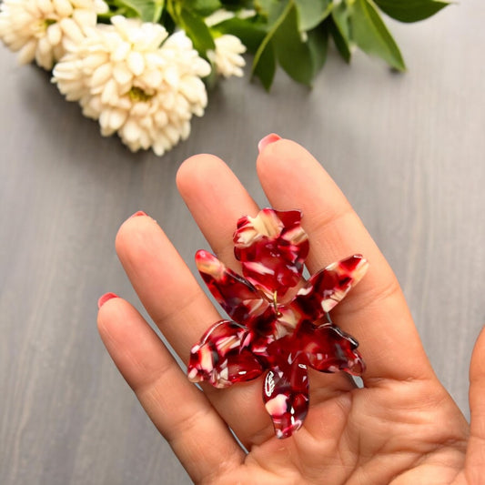 Rouge twisted blooms