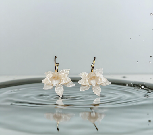Sculpted florals lily hoops