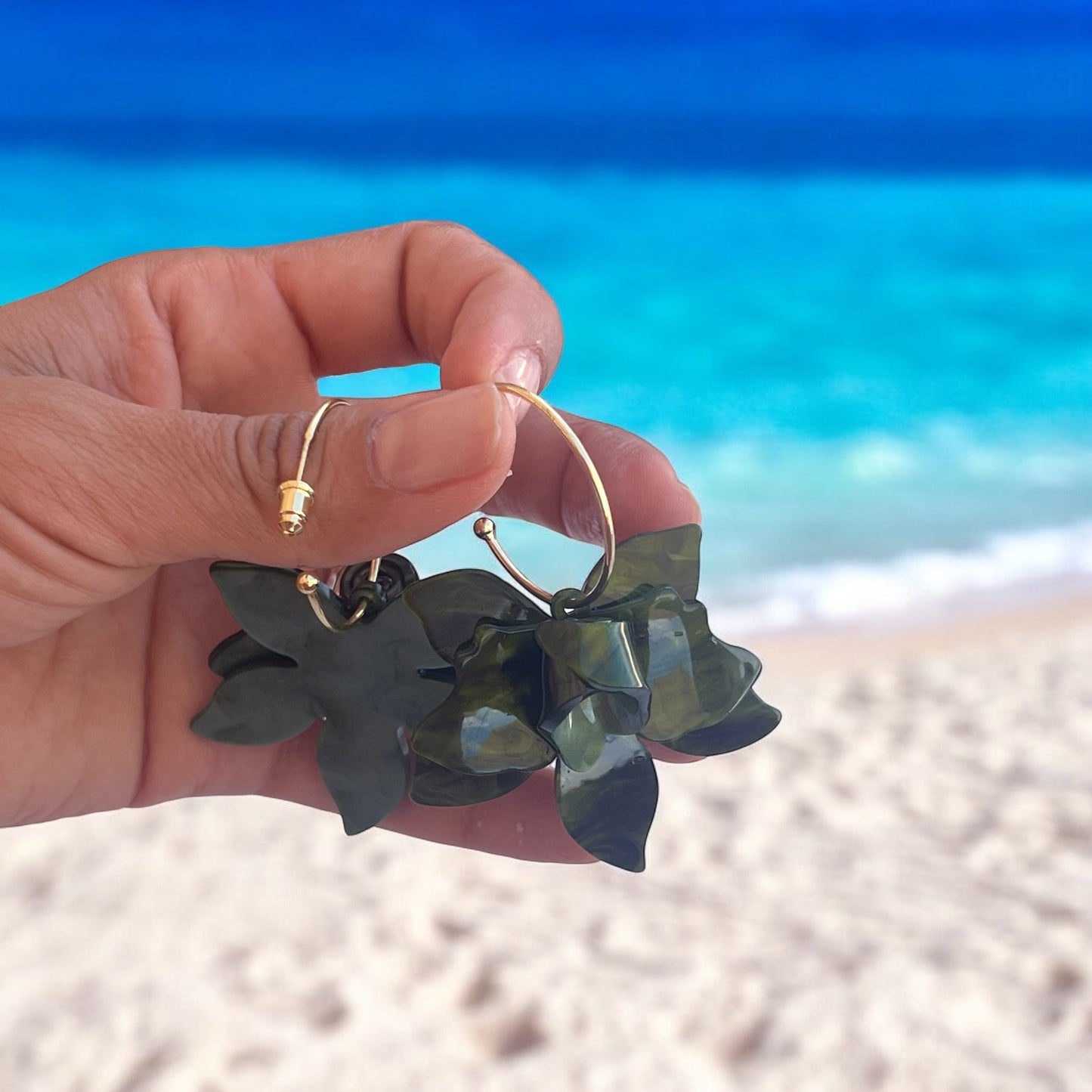 Sculpted florals lily hoops